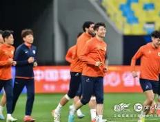 关于保罗手感滚烫，带领山东泰山大胜热刺，赛后一句话霸气侧漏的信息